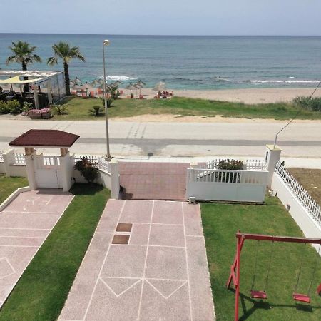 Suite In Front Of The Sea Nea Thesi Buitenkant foto