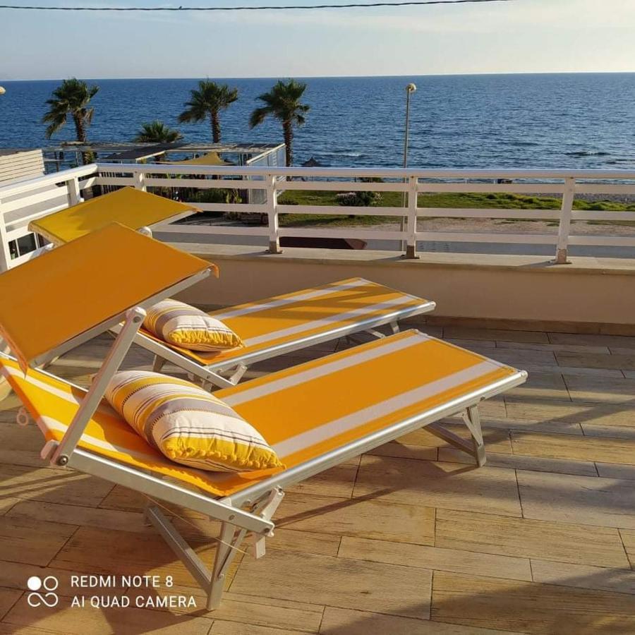 Suite In Front Of The Sea Nea Thesi Buitenkant foto
